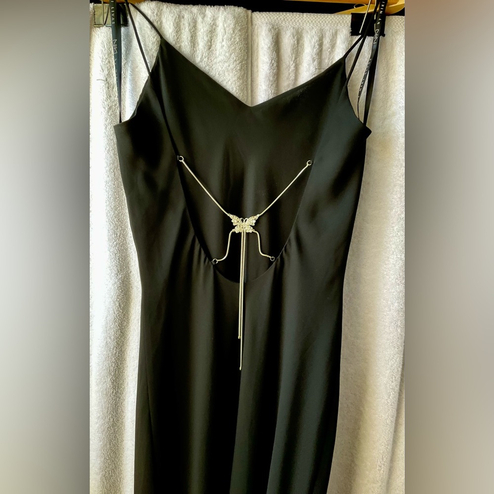 Niki Livas Chic Black Maxi Pencil Dress with Backless Design - Picture 11 of 11